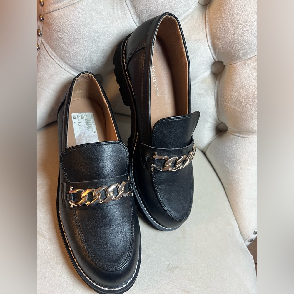 BCBGeneration Black and‎ Beige Flats, Loafers